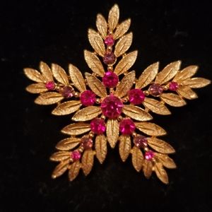 Vintage Brushed Gold Signed Lisner Brooch